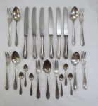 WOLFF 90- FAQUEIRO, Parte de faqueiro com 23 peças, confeccionados em metal espessurado a prata , manufatura PRATA WOLFF 90 (tradição desde 1894), sendo: seis facas ( 25 cm comp), seis garfos ( 18 cm), seis colheres ( 18 cm comp), seis colheres para café ( 10,5 cm comp),