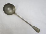 H. SCHURNOFFE Grande e antiga concha em metal espessurado a prata. Med. 34 cm comprimento.