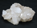Drusa de cristal de quartzo transparente, pedra da purificação e cura. Med. 9 x 21 x 15 cm, peso 2250 kg.