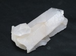 Drusa de cristal de quartzo transparente, pedra da purificação e cura. Med. 5 x 13 x 7 cm, peso 400 kg.