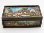 Caixa em madeira com tampa e laterais revestidas com pintura em vidro invertido com paisagens típicas Peruanas. Med. 6 x 16 x 9 cm.