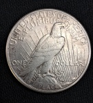Moeda de prata de um dóllar EUA- 1922, peace dollar ( dólar da Paz) de San Francisco. Med. 38 cm diâmetro- peso 26,6 cm.