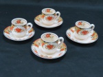 WOOD´S ENGLAND- Quatro (04) xícaras para café com seus respectivos pires em porcelana inglesa , decorada com motivos florais em tons de laranja e marfim.