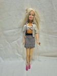 Antiga boneca articulada da MATTEL 1999 Medindo 30cm de comprimento.