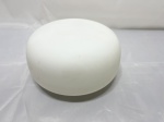 Linda cúpula redonda em vidro fosco branco. Medindo 21cm de bojo x 11,5cm de boca  x 11,5cm de altura.