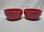 Par de bowls em porcelana Master Chef, vermelha com relevos. Medindo 13,5cm x 6,5cm de altura.