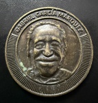 Medalha Comemorativa, 2 Anos de TAG - Gabriel Garcia Marques - Vencedor do Nobel de Literatura, não Datada, Bronze Alumínio, Muito Bem Conservada.