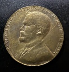 Medalha Comemorativa, Dr.Washington Luis Pereira de Sousa - Palácio do Catete, Data 1926/1930, Gravador L.Campos, Bronze Dourado, Flor de Cunho.