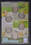 Moedas Brasileiras, Comemorativa a Copa do Mundo FIFA / Brasil 2014, Valor 2 Reais, Ano 2014, Série Jogadas de Futebol - DEFESA, MATADA no PEITO, PASSE, DRIBLE e o GOL, Cupro Níquel, Cartela Original da Casa da Moeda do Brasil, Flor de Cunho.