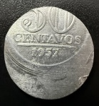 Rara Moeda Brasileira, Erro de Cunhagem, GRANDE DESLOCAMENTO - BONÉ, Valor 50 Centavos, Ano 1957, Alumínio, Flor de Cunho.