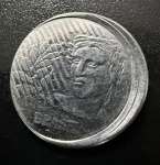 Moeda Brasileira, Erro de Cunhagem - Cunho Deslocado/BONÉ, Valor 50 Centavos, Ano 1994, Aço Inox, Flor de Cunho.