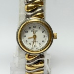 CONDOR - Relógio quartz, não testado. Pulseira: 13mm. Caixa: 2,1cm x 2,3cm, vertical x horizontal, sem contar a coroa. ***ATENÇÃO! ESTE RELÓGIO NÃO POSSUI GARANTIA DE FUNCIONAMENTO. Produto sendo vendido conforme ESTADO, testado, ou não, diz respeito apenas ao momento da catalogação. Recomenda-se revisão.*** Se necessário, solicitar mais fotos, vídeos ou perguntas para análise via e-mail reidaantiguidade@gmail.com, Obrigado pela visita!