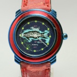 MIRVAINE - Relógio quartz, não testado. Pulseira: 20mm. Caixa: 3,7cm x 3,7cm, vertical x horizontal, sem contar a coroa. ***ATENÇÃO! ESTE RELÓGIO NÃO POSSUI GARANTIA DE FUNCIONAMENTO. Produto sendo vendido conforme ESTADO, testado, ou não, diz respeito apenas ao momento da catalogação. Recomenda-se revisão.*** Se necessário, solicitar mais fotos, vídeos ou perguntas para análise via e-mail reidaantiguidade@gmail.com, Obrigado pela visita!