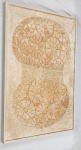 Gravura/monotipia sobre papel, assinada `Rosana Perez`, identificada como prova do artista (P.A.), composição abstrata orgânica. Apresenta acentuado amarelamento e manchas de umidade (foxing). Emoldurada. Medindo; 92 x 64 cm. 