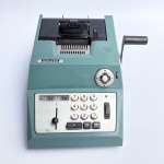 Olivetti Summa Prima 20 calculadora mecânica acionada por alavanca, projetada por Marcello Nizzoli em 1949.Funcionando, mas, não podemos garantir precisão.