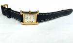 Fashion Super Luxo, Coleção, Relógio Retrô Hermés Paris, Segundeiro Central, Vidro Curvex, Mostrador Guillochead, Caixa em Formato de H medindo 26 x 35mm. Fundo em Aço parafusado. Máquina original funcionado perfeita. Pulseira Original com Fivela assinada.