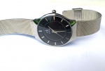 Fashion Luxo Coleção, Decoração, Lindo Relógio Calvin Klein Cristal, Quartz, medindo 38 mm de diâmetro. Segundeiro Central. Fundo em Aço de Rosca. Pulseira Esteirinha original com fecho deslizante para várias medidas. 