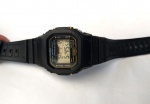 Vintage Coleção, Decoração, Famoso Relógio Casio Digital G Shock Fundo de Rosca DW 5600 Funcionando, 1980`s, LCD com leve mancha na borda superior, medindo 42mm. Fundo em aço de rosca original. Máquina Quartz original DW 5600 funcionando. Sem revisão recente. Pulseira Emborrachada boa