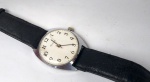 Vintage Coleção, Decoração, Relógio Russo Raketa à corda Funcionando, U.S.S.R. 1970/ 80`s, medindo 34mm de diâmetro, Segundeiro Central. Fundo em Aço de rosca. Máquina à corda original funcionando, sem revisão recente. Pulseira em couro antiga de época usada boa.  