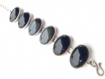 Vintage Fashion Luxo Jóias, Coleção, Decoração, ou Uso, Lote contendo Linda Pulseira 1960`s, em Prata de Lei com Ágatas Cabochão, de duas tonalidades, medindo total 19cm x 2,6cm largura. 