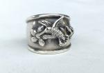 Vintage Luxo Jóias, Coleção, Decoração, ou Uso, Lote contendo Anel em Prata de Lei, Beija Flor em vôo, Aro 18. Peso total 7,63gr