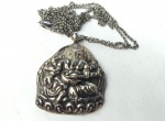 Vintage Luxo Jóias, Coleção, Decoração, ou Uso, Lote contendo Cordão e Pingente em Prata de Lei 925, Amuleto Divindade Lord GANESHA de Bali, Proteção e Saúde, medindo 89,5cm e com segundo ponto ajustável para 60cm. Pingente medindo 3,6cm. Peso total 17,32gr