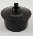 Antigo tanque de revelação de filme fotográfico modelo PARVUS 35. Utilizado para
revelar filmes fotográficos de 35 mm em ambiente de luz do dia dispensando o uso de
quarto escuro total.