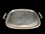 Grande bandeja de metal espessurado a prata. Medidas: 56 x 42 x 1,5 cm.