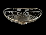Wolff. Antiga cesta em metal espessurado a prata. Medidas: 10 x 30 x 20,5 cm.
