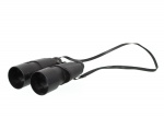 Binóculo BG M-50 4x50, corpo metálico revestido em material sintético preto, equipado com alça de transporte. Medidas: Comp.: 17 x Larg.: 15