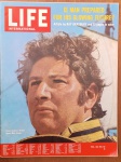 Revista LIFE International 1962  Ray Bradbury & Peter Ustinov (Billy Budd)  RaraArtigo exclusivo do lendário escritor Ray Bradbury (autor de Fahrenheit 451): "Is Man Prepared for His Glowing Future?". Inclui 12 páginas coloridas com ilustrações futuristas.