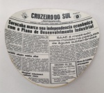Rara Petisqueira de Porcelana Schmidt  Edição Especial Cerâmica São Caetano "Sorocaba marca sua independência econômica com o Plano de Desenvolvimento Industrial"  um registro do crescimento acelerado da cidade na época.