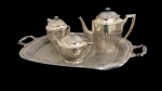 Antigo conjunto, Eberle , silverplated,  de bule de café , chá , açucareiro e uma grande bandeja espesurada a prata , bandeja mede 65x40 bules 25x20 e 20x10x13 cm