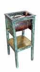 Diferente peça rústica , em madeira resistente, suporte de barril de cachaça com uma prateleira , restos de policromia azul, perfeito estado, mede 82x40x40 cm