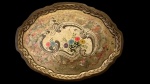 Antiga bandeja inglesa em ferro , detalhes de bordas onduladas , mede 45x34 cm largura