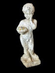Antiga e linda escultura feita de massa e pó de pedra. Medidas: 25 cm x 25 cm x 70 cm de altura.