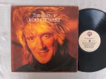 LP ROD STEWART - THE BEST OF ROD STEWART // CAPA CONFORME FOTOS // DISCO EM MUITO BOM ESTADO // PODE CONTER RISCOS QUE CAUSAM CHIADOS, RUÍDOS OU PULOS