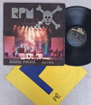LP RPM - RADIO PIRATA AO VIVO C/ ENCARTE // CAPA CONFORME FOTOS // DISCO EM MUITO BOM ESTADO // PODE CONTER RISCOS QUE CAUSAM CHIADOS, RUÍDOS OU PULOS