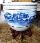 GRANDE VASO EM PORCELANA ORIENTAL - 40cm de altura x 50cm de diâmetro (altura com a base 56cm) RETIRA NO LOCAL OU TRANSPORTADORA