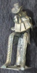 ESCUTLURA - "TOCADOR DE ACORDEÂO" - FERRO - MG - 13CM X5 CM - BEM DETALHADA