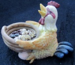 GALINHA C/ POTE DE GRÃOS - ESTATUETA - RESINA - 10 X 10