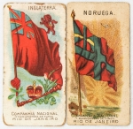 Colecionismo - 2 Figurinha de Cigarros - Série Bandeiras Históricas dos Países - Inglaterra e Noruega - Uma delas com vestígios de cola no veso. -  Companhia Manufactura de Fumos propaganda associada com Aguá de Colonia L. Quarré - Rua Gonçalves Dias 40 - Rio de Janeiro - Essa empresa faz parte do cenário da indústria tabagista brasileira do início do século XX e da Era da Primeira República, caracterizada por pequenas manufaturas e rótulos colecionáveis. MBC