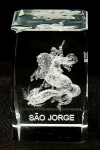 Jóia em 3D, Imagem de São Jorge, gravado a laser em cristal, 6,5mm, 44,5mm, com bicado na parte superior, na quina oportunidade.