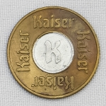 Colecionismo - Relíquia ! Ficha bi-metálica antiga da cerveja Kaiser. Peça utilizada em vending machine, ótimo estado. Garanta esse item histórico .