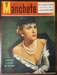 Revista Manchete Nº 105 (24/04/1954) - Capa Moda de Outono / Com a Palavra os Generais - Destaque de Capa: Ensaio fotográfico clássico com a chamada "Lançada a moda de outono", exibindo modelo com figurino e acessórios de época. Marcas de tempo comuns para um papel com mais de 70 anos. Há pequenas marcas de desgaste na lombada e uma assinatura à caneta na parte superior esquerda do logotipo, típica das marcações de bancas e assinantes da época. Miolo firme.