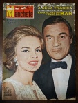 Revista Manchete Nº 602 (02/11/1963) - Capa Lua de Mel de Odile e Rubirosa no Rio - Destaque de Capa: O célebre casal do jet set internacional, a ex-atriz francesa Odile Rodin e o lendário diplomata e playboy dominicano Porfirio Rubirosa, com a chamada "Lua-de-mel no Rio: Odile e Rubirosa".  Apresenta desgaste moderado e marcas de fricção com pequenas perdas de pigmento na extremidade superior da capa. Contém anotações de distribuição à caneta no canto superior esquerdo (marcas clássicas de controle de banca da época). Lombada e miolo preservados, com o amarelado natural do papel jornal vintage.