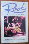 Revista Rock A Música do Século XX Nº 15 (Anos 80)  Scorpions e Heavy Metal  Rio Gráfica A capa estampa uma icônica, enérgica e clássica fotografia da banda alemã Scorpions (destacando o vocalista Klaus Meine e os guitarristas Rudolf Schenker e Matthias Jabs) em uma performance ao vivo avassaladora no palco.