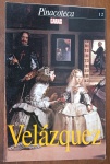 Livro Raro Pinacoteca Caras Nº 12 (1998)  Velázquez  Edição Histórica de Luxo Excelente exemplar colecionável do livro/fascículo de arte Velázquez (Volume Nº 12), integrante da célebre coleção Pinacoteca Caras, publicada pela Editora Caras em 1998. Este volume em formato gigante é inteiramente dedicado à vida e à obra monumental do mestre do Barroco espanhol, Diego Velázquez (15991660), principal pintor da corte do rei Filipe IV de Espanha e um dos artistas mais aclamados e tecnicamente reverenciados de toda a história da arte ocidental, cuja liberdade de pinceladas e domínio da luz influenciaram diretamente os movimentos impressionistas séculos mais tarde.
