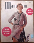 Rara Revista Manequim Nº 21  Março de 1961  Editora Abril VintageItem histórico para colecionadores e amantes da moda! Trata-se da edição número 21 da revista Manequim, publicada em março de 1961 (Ano III) pela tradicional Editora Abril. A revista traz um panorama fascinante da alta-costura da época, destacando em sua capa os "Novos Conjuntos de Paris" e os "Novos Penteados" que ditaram a elegância do início da década de 1960 no Brasil.