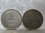 COLECIONISMO- Lote com duas antigas moedas de 200 Réis, do início do período Repuplicano no Brasil, datada de 1889, com a inscrição ORDEM E PROGRESSO e 15 DE NOVEMBRO DE 1889.